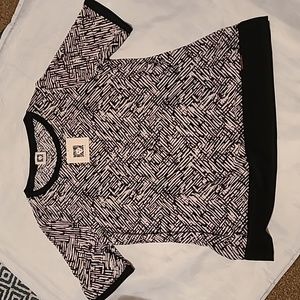 🎈NWT Women's Anne Klein Blouse.     🎈$5 Buy 4 Or More